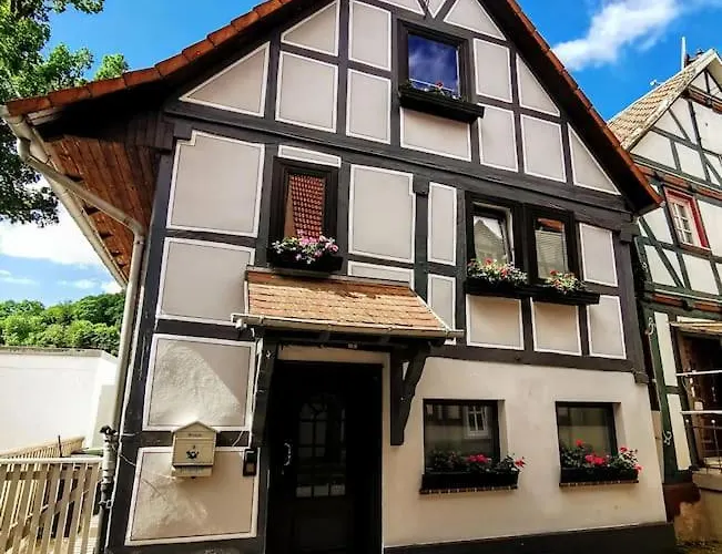 Дом отдыха Fachwerkhaus Mitten In Der Altstadt - Ferien In Rotenburg Ротенбург-на-Фульде